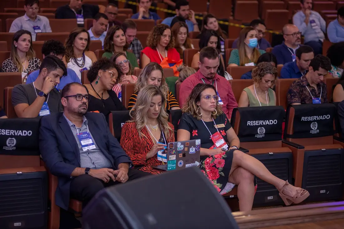 Auditório lotado durante o 15º SGPL, em Goiânia (2022).